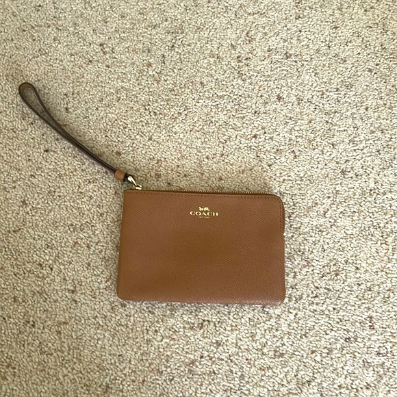 Coach Handbags - Coach wristlet